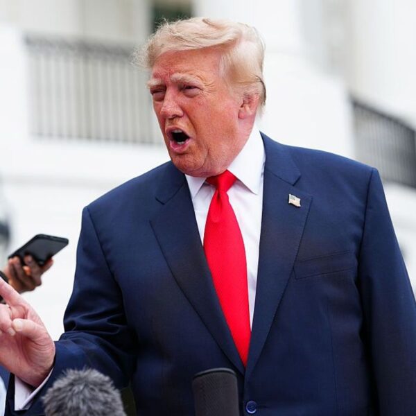 Photo illustrating Trump's remarks on Ukrainian strikes on Russian oil refineries
