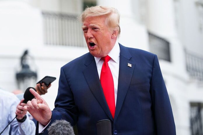 Photo illustrating Trump's remarks on Ukrainian strikes on Russian oil refineries