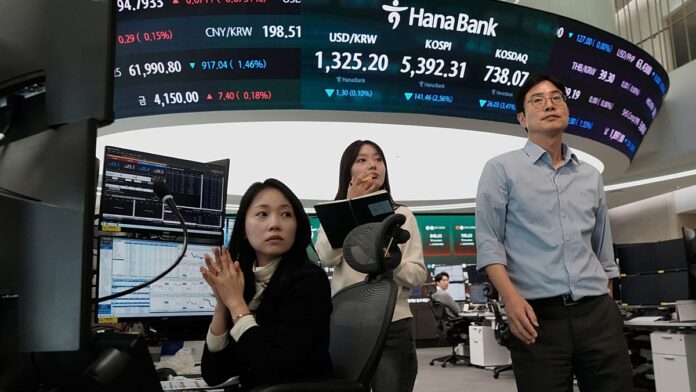 Image accompanying Euronews' October 23 report on rising oil prices and the stock-market sell-off