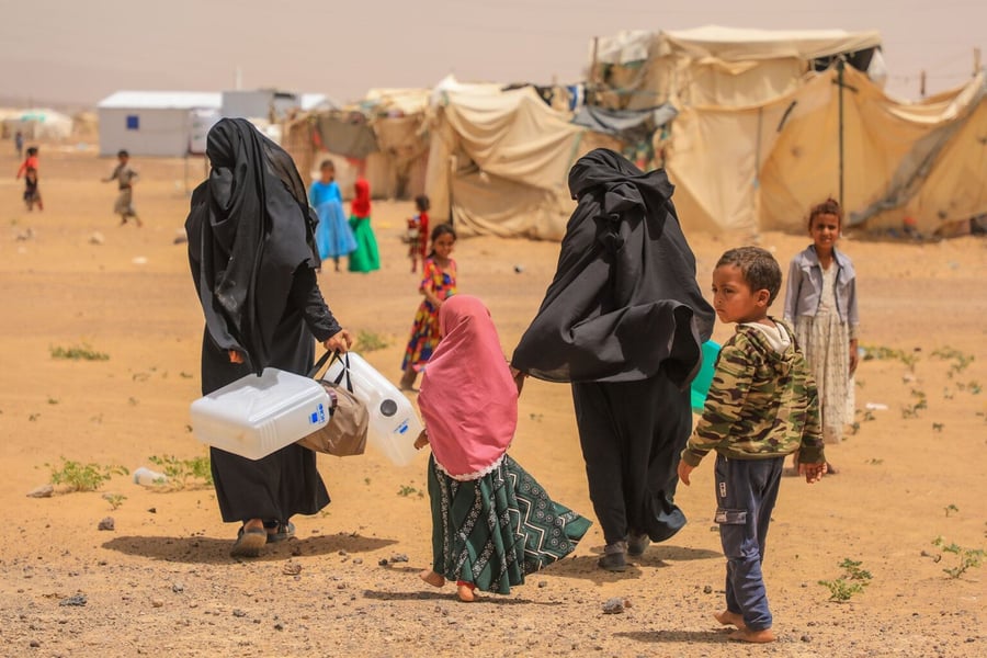 Child Running Off Yemen: WFP Cut Off From 800,000 as Taiz Runs Low on Flour